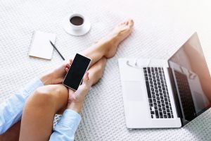 EXCITING PROJECTS FOR 2017 + HOW I SET GOALS Creating a business from the inside-out Caroline Frenette Certified Advanced Transformative Coach, Three Principles Practitioner, Intuitive Business Coach & Online Business Consultant