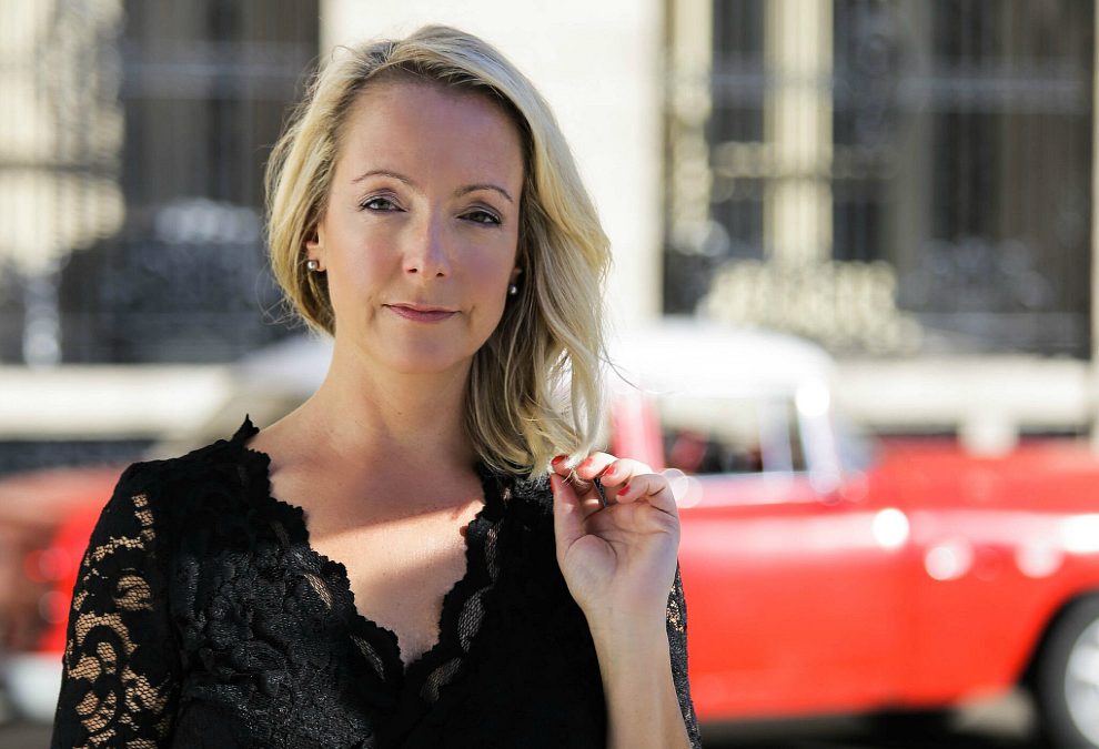 Caroline Frenette ::: Certified Advanced Transformative Coach® & Online Business Consultant for impact-driven entrepreneurs, host of The Caroline Frenette Show and creator of Launch & Prosper,